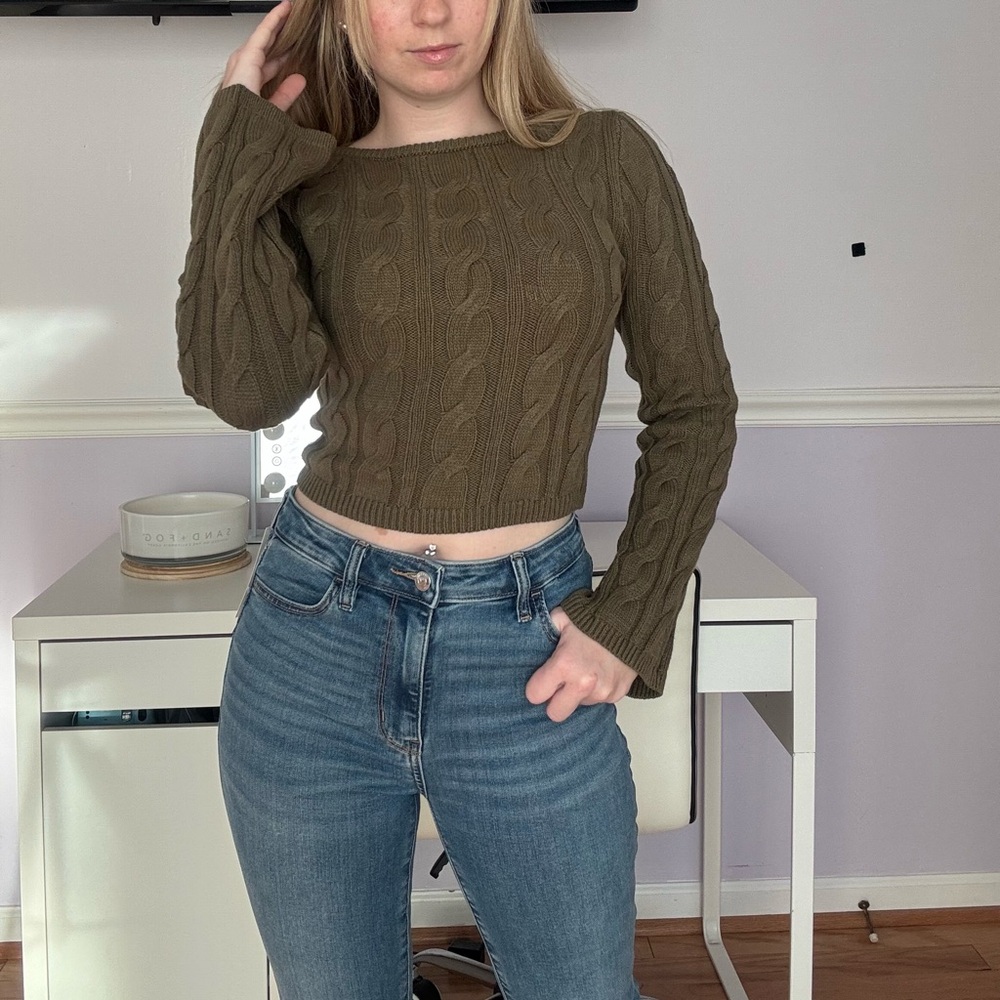 green knit bell sleeve sweater